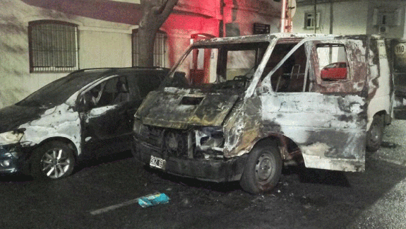 Se le prendió fuego el auto a Axel Kicillof