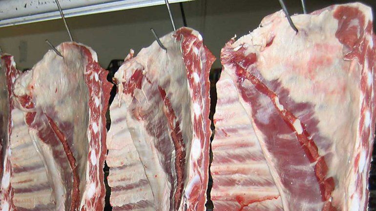 El asado pasó la barrera de los 300 pesos en Neuquén