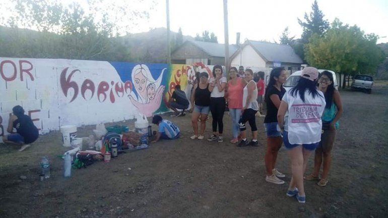 En Andacollo recordaron con un mural a las víctimas del doble femicidio.