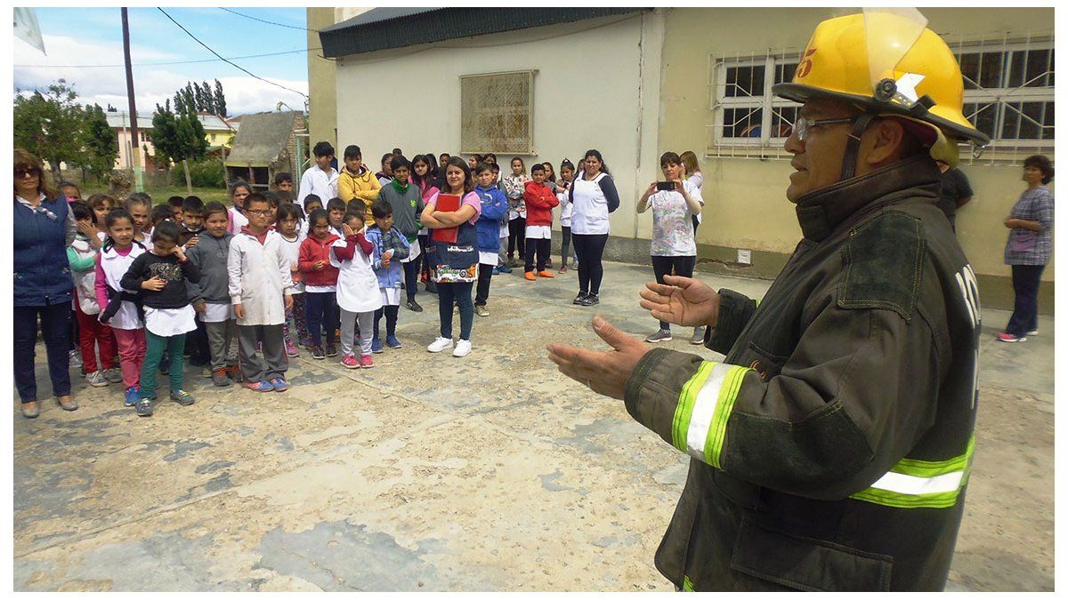 Simulacro de evacuación en escuela | simulacro