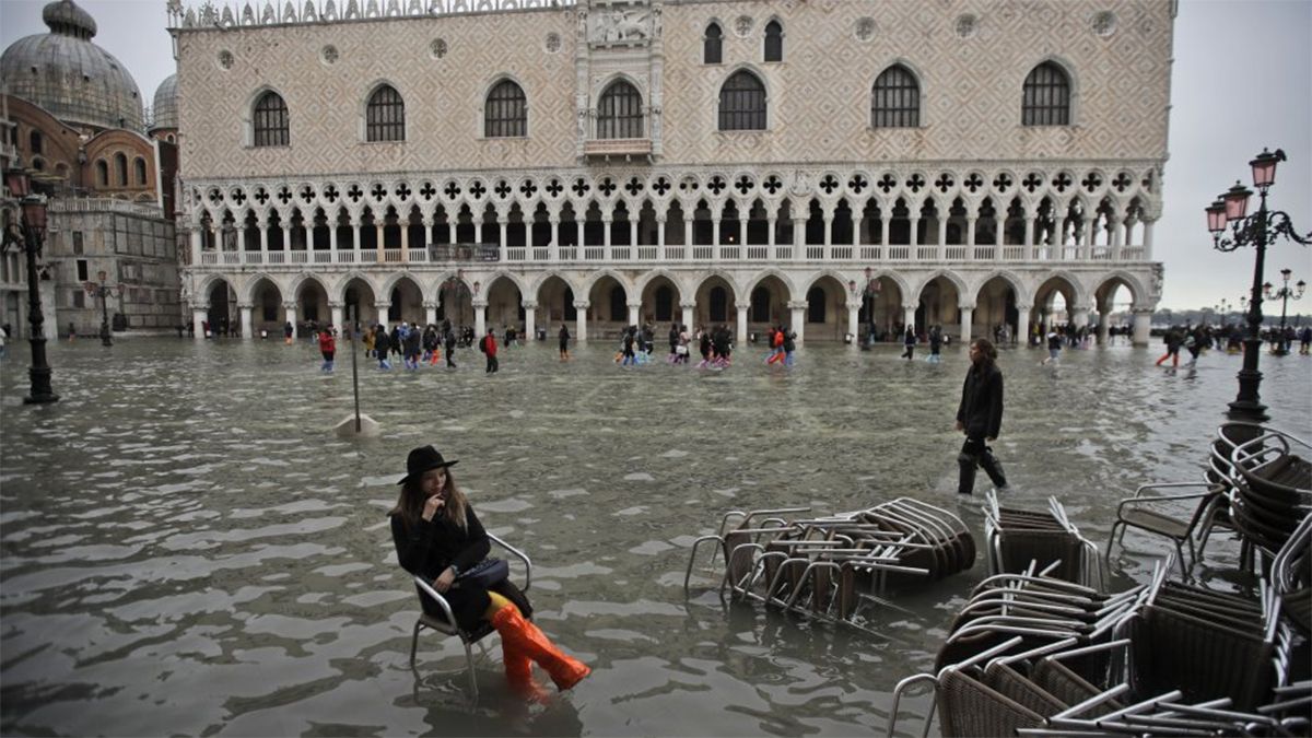 El 80 de Venecia está bajo el agua y hablan de una devastación