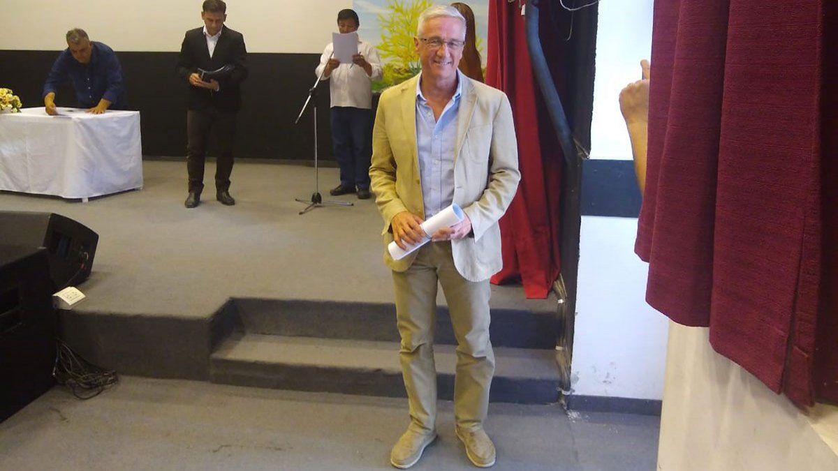 Leandro Bertoya recibió su diploma como intendente electo de San Patricio del Chañar - Lmneuquen.com