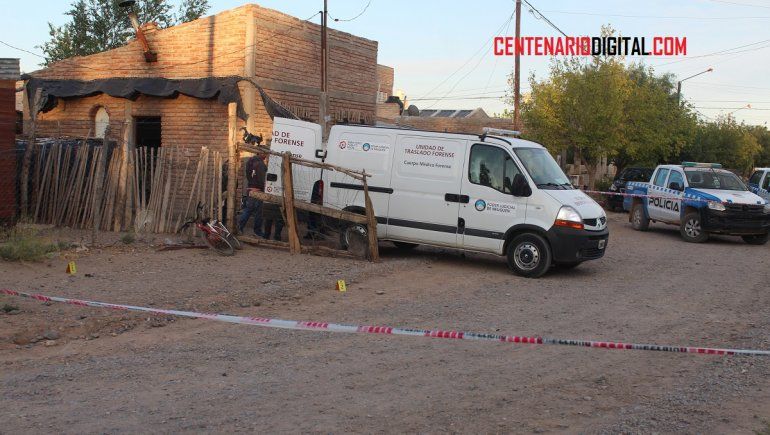 El homicidio ocurrió en el barrio Huemul de Centenario 