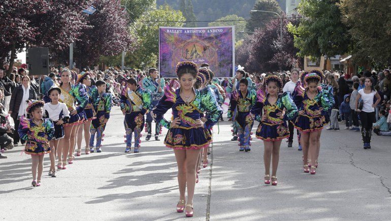 Desfile por los 122 años de San Martín