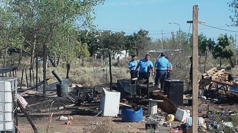 Lo mató de una puñalada y fue acusado de femicidio transversal.