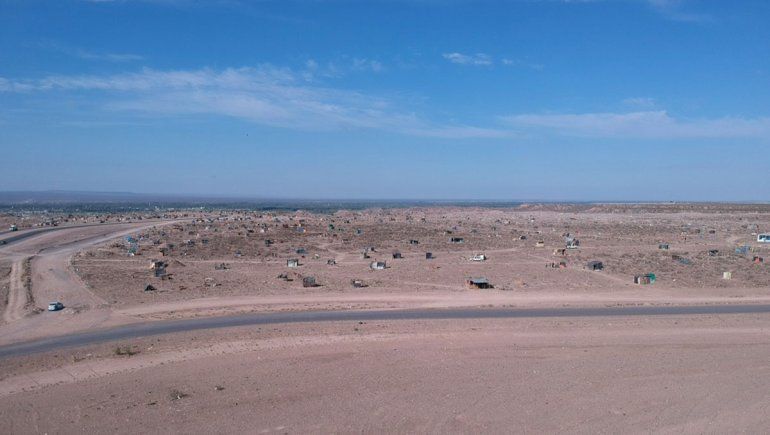1000 familias participan de la toma en Camisiro Gómez.