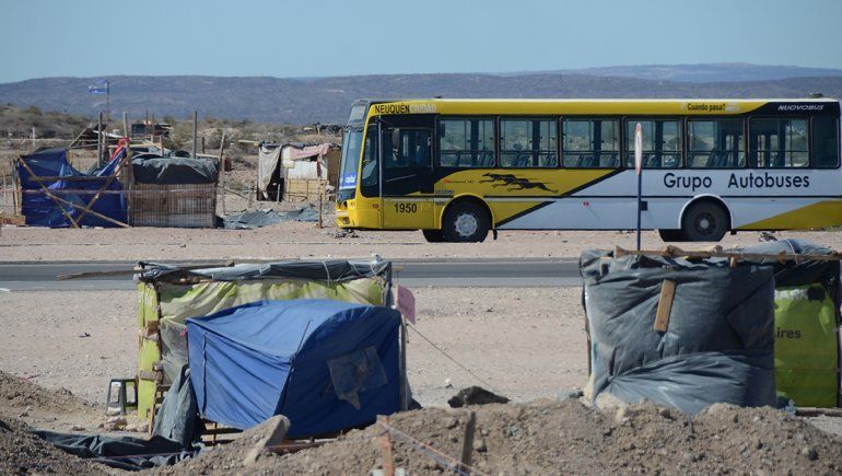 Salud en la Toma Casimiro Gómez: hay nenes enfermos y con picaduras