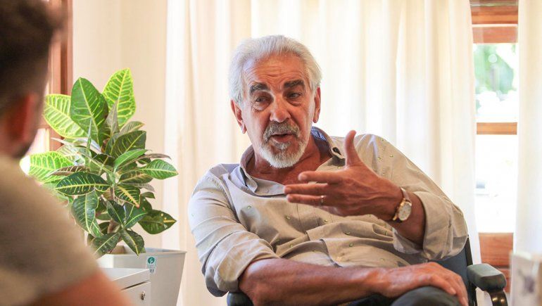 José Lumerman, director del Instituto Austral de Salud Mental, explicando los síntomas del TOC.