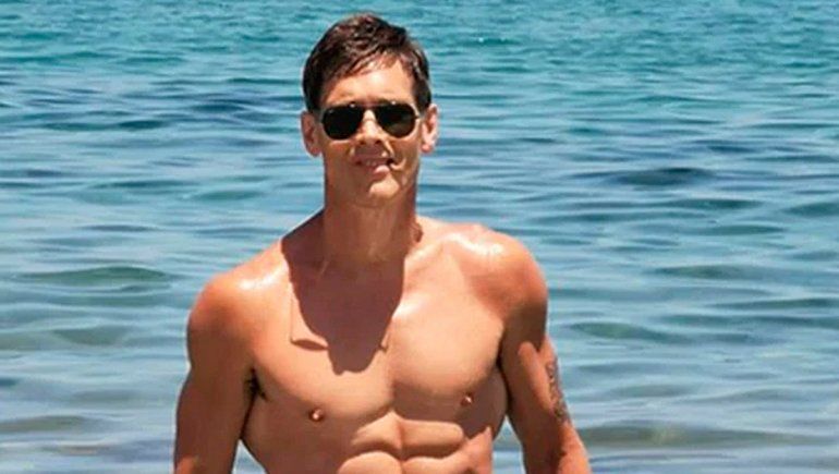 Es abuelo de siete nietos y luce como treintañero