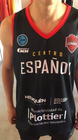 La nueva camiseta de Centro Español. 