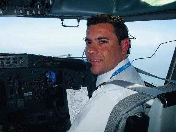 El piloto neuquino Gustavo Caramello entre la primera tripulación para repatriar argentinos en el exterior por el coronavirus.