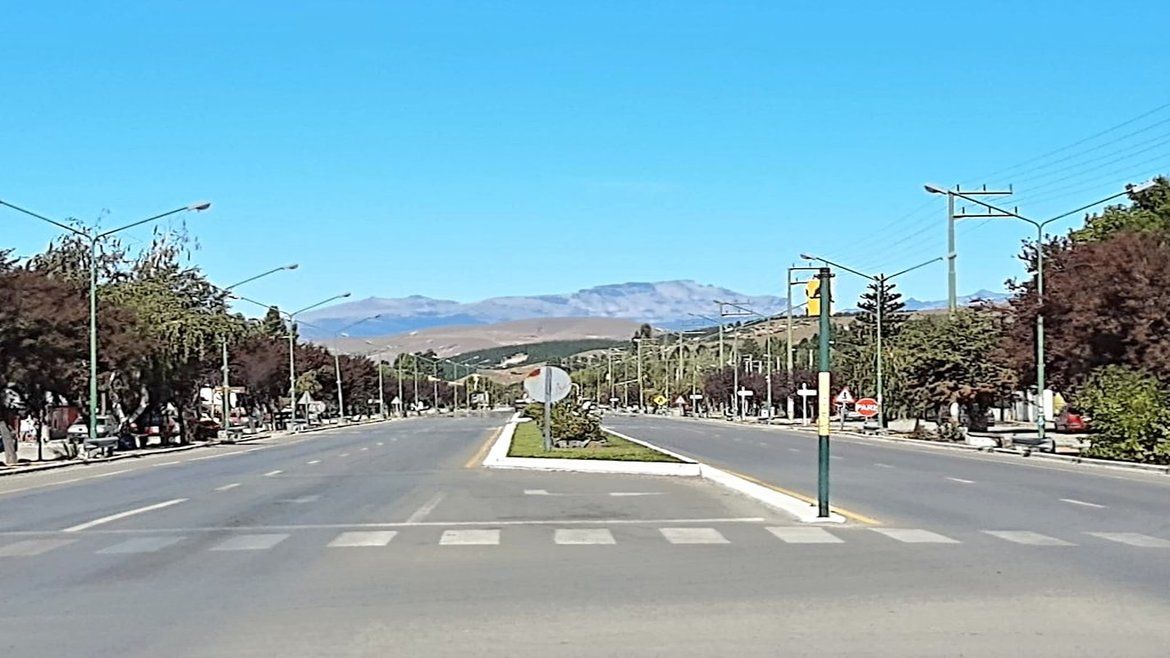 Junín de los Andes, sin vehículos ni personas a la vista.