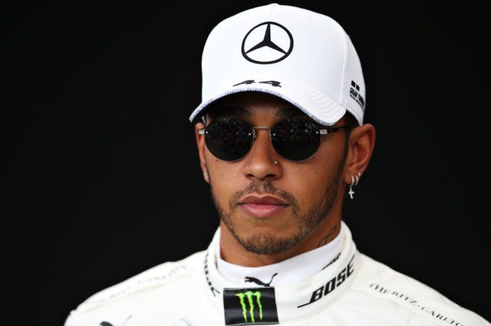 Lewis Hamilton estuvo en contacto con un contagiado de coronavirus.