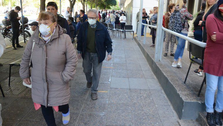 Fernández se mostró enojado por la situación de este viernes en los bancos.