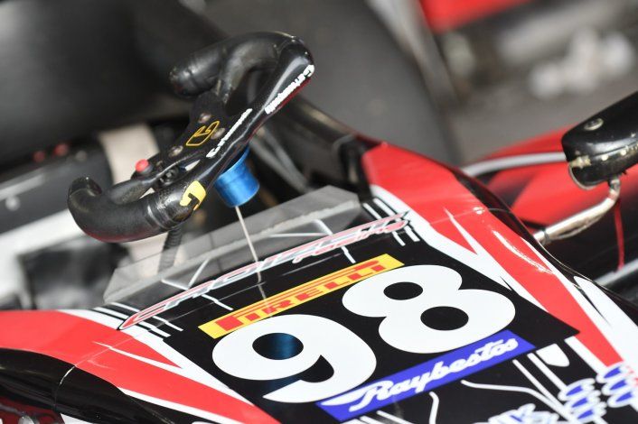 La Fórmula 2.0 Renault sería la primera categoría de monopostos nacional en utilizar el sistema de levas al volante.