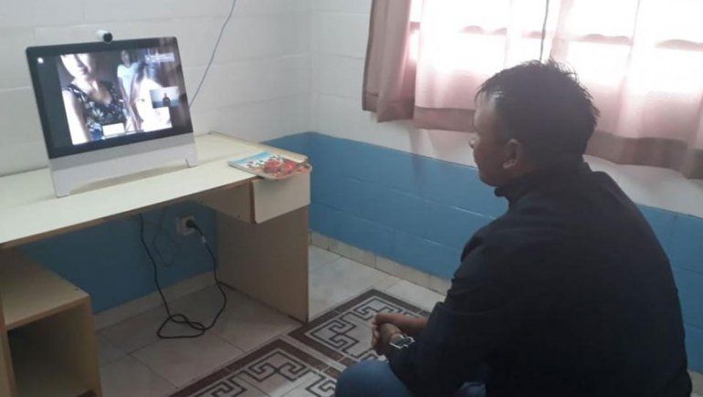Videollamadas de los internos en medio del aislamiento obligatorio.