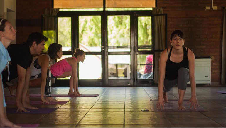 Chaya Aranda se formó en 2011 como profesora del estilo de yoga Vinyasa en la India. 