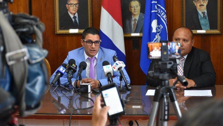 Ministro de Salud de Costa Rica.