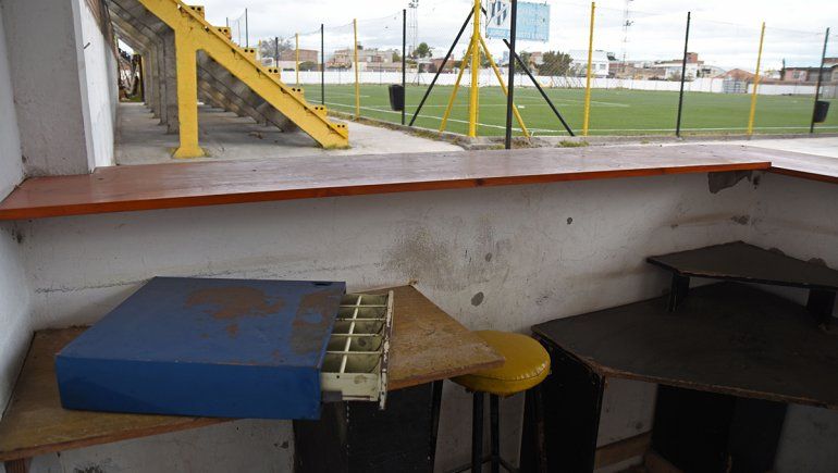 Por el coronavirus, los padres no pueden pagar las cuotas de los clubes.