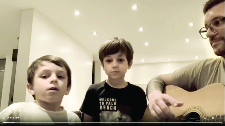Gabriel Cuozzo y sus hijos, sin darse a cuenta, escribieron un hit.