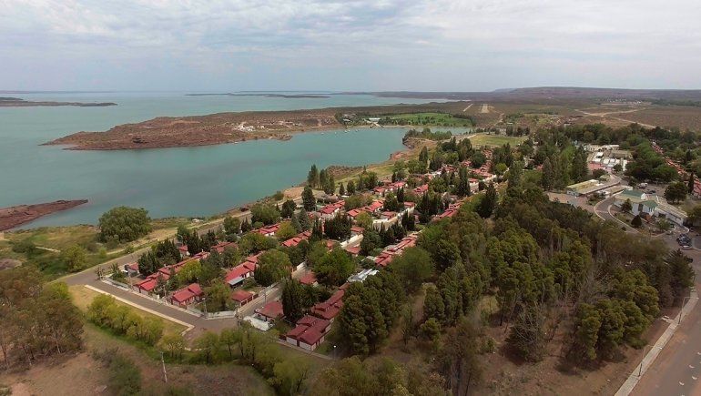 Villa El Chocón apuesta al turismo de dinosaurios