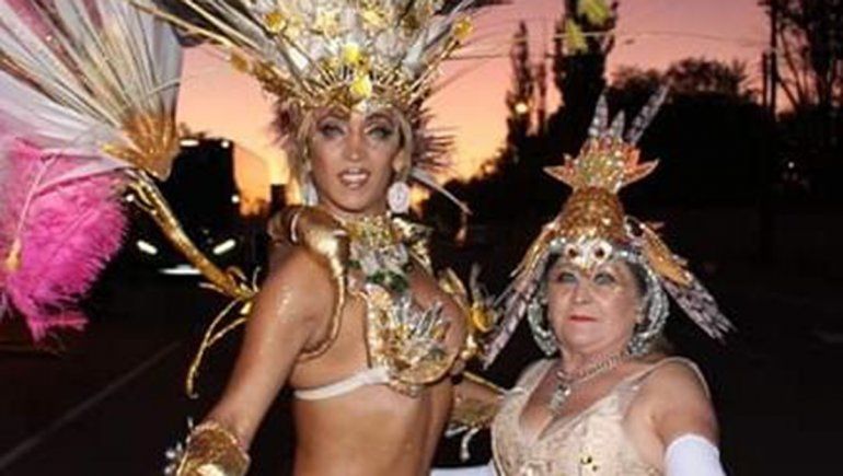 Morena junto a su mamá, Flor, "quien la bancó siempre". 