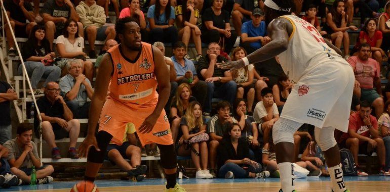 Petrolero Argentino (Neuquén) - Foto: Rubén Quiroga