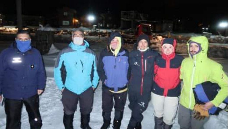 De derecha a izquierda: Ivo Maniero, a su lado Jessica Mutuverria, y Cristian y Raúl Norambuena.