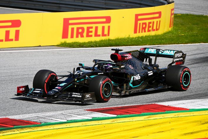 Lewis Hamilton ganó su primera competencia de la temporada 2020 de la Fórmula 1 y ahora marcha segundo en el campeonato, a seis puntos de Bottas.