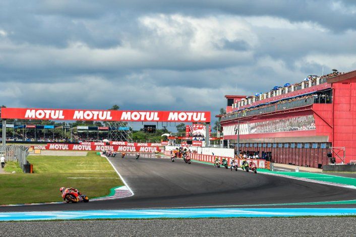 Desde Termas de Río Hondo no ven viable realizar la fecha del Moto GP en el mes de noviembre por dos cosas: las altas temperaturas de la región y la falta de público.