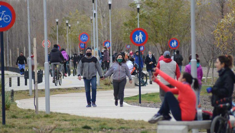 El jefe de Gabinete convocó a la población a respetar los protocolos sanitarios y sociales y negó que haya un retroceso a la Fase 1 del aislamiento.