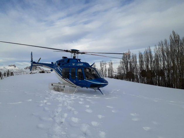 Rescate en helicóptero del gobierno provincial.
