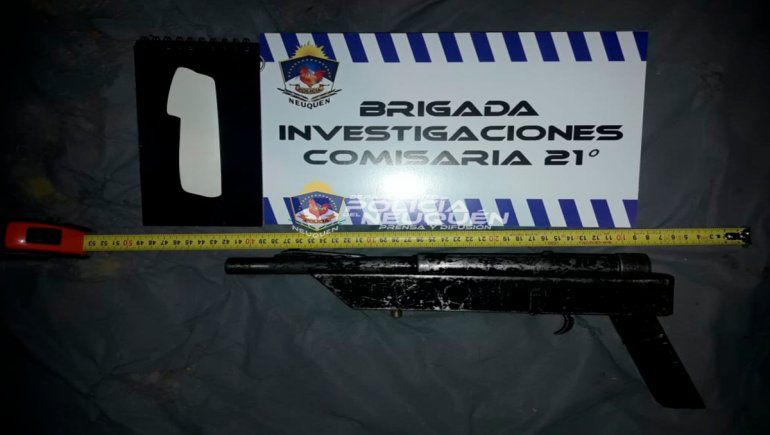 Una de las armas secuestradas en la vivienda de barrio El Progreso.