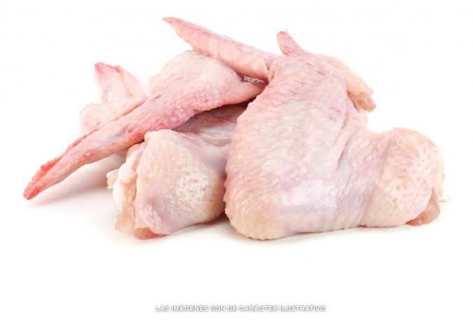 China reportó coronavirus en unas alitas de pollo pero la OMS descartó que se trasmite por los aliemntos.