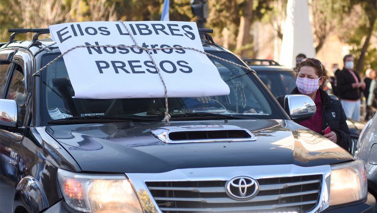 ¿Cuáles fueron los reclamos del #17A en Neuquén?
