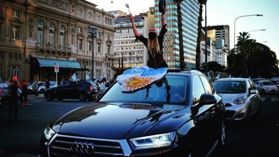 La Mujer Del Audi Q5 Es Admiradora De Eva Peron Y Benefactora De 11 Ninos Diario Cuarto Poder