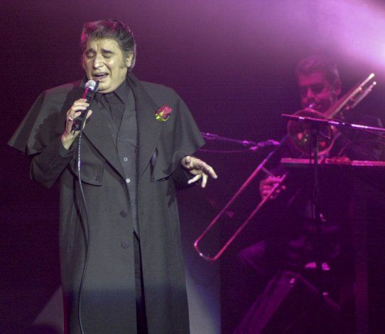 El cumpleaños número 75 de Sandro, uno de los ídolos populares más grandes del país, llega con un regalo especial.