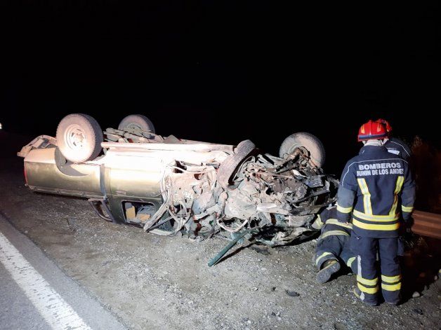 Choque y vuelco en Ruta 40: dos heridos de gravedad Choque y vuelco en Ruta 40: dos heridos de gravedad