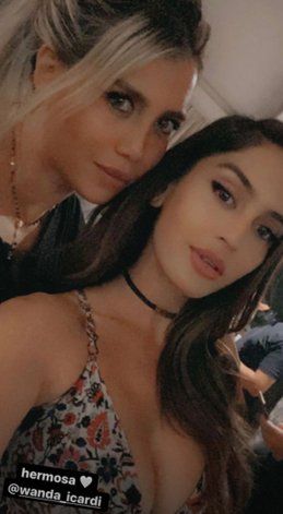 Wanda Nara y la novia de Neymar, nuevas amigas en París.