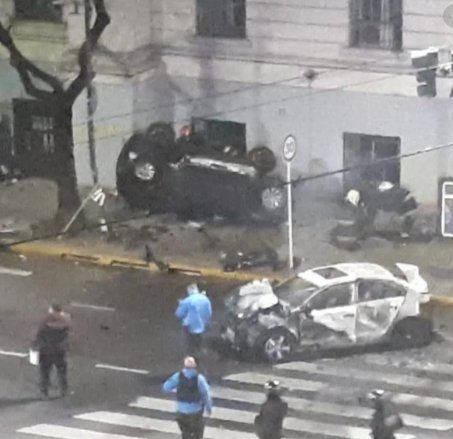 El conductor que provocó el choque quedó en grave estado.