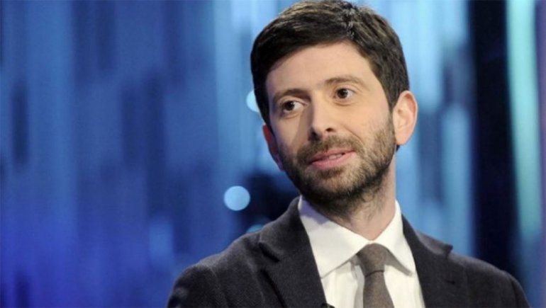 El Ministro de Salud de Italia reveló que la vacuna de AstraZeneca llegaría justo a tiempo para Navidad