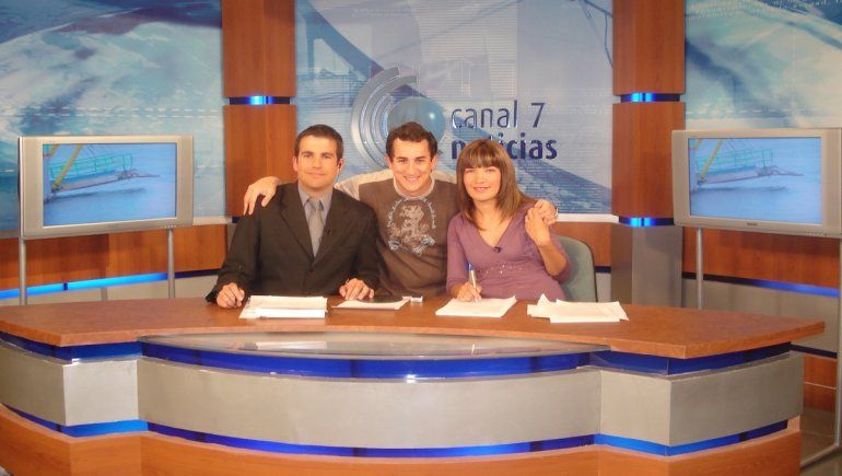 Jorge Edelman con los conductores del noticiero de Canal 7 de Neuquén.