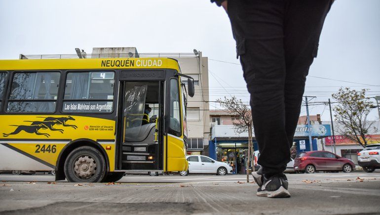 Cinco de cada seis vecinos dejaron de usar el colectivo