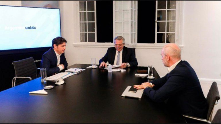 El Presidente se reunió ayer con Kiciloff y Rodríguez Larreta para resolver cómo estirar la cuarentena.