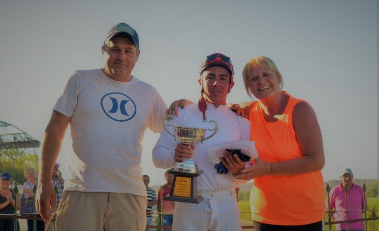 Era fanática del club de su barrio pero también del turf. No faltaba un domingo al hipódromo.