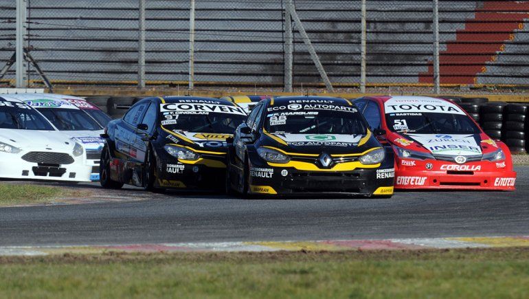 Facundo Marques alcanzó su primera victoria en el TC2000 tras vencer en la carrera de este domingo en Buenos Aires.