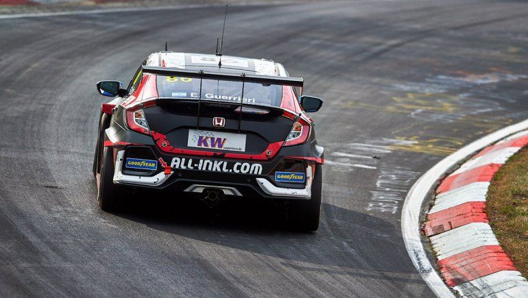 Esteban Guerrieri logró su segunda victoria en el mítico Nordschleife, variante de más de 20 kilómetros del tradicional circuito de Nürburgring. El de Mataderos se llevó la primera carrera del WTCR,