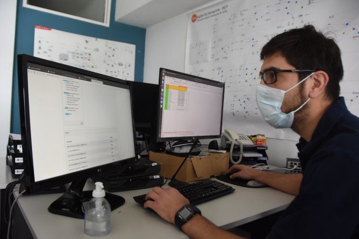 Diego Morales, ingeniero del EPEN, hizo el proyecto del sistema remoto de Loma Campana.