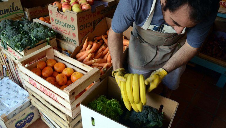 Un ingeniero desocupado inventó su delivery de vegetales