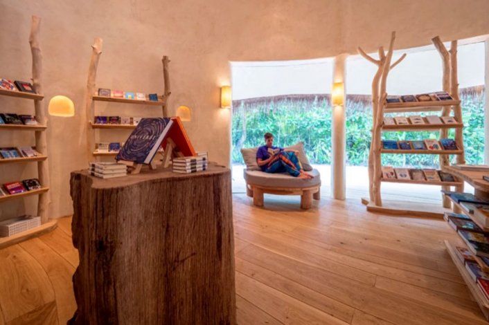 Ya se anotaron miles de interesados para el trabajo en la librería de un hotel de lujo en las Maldivas.